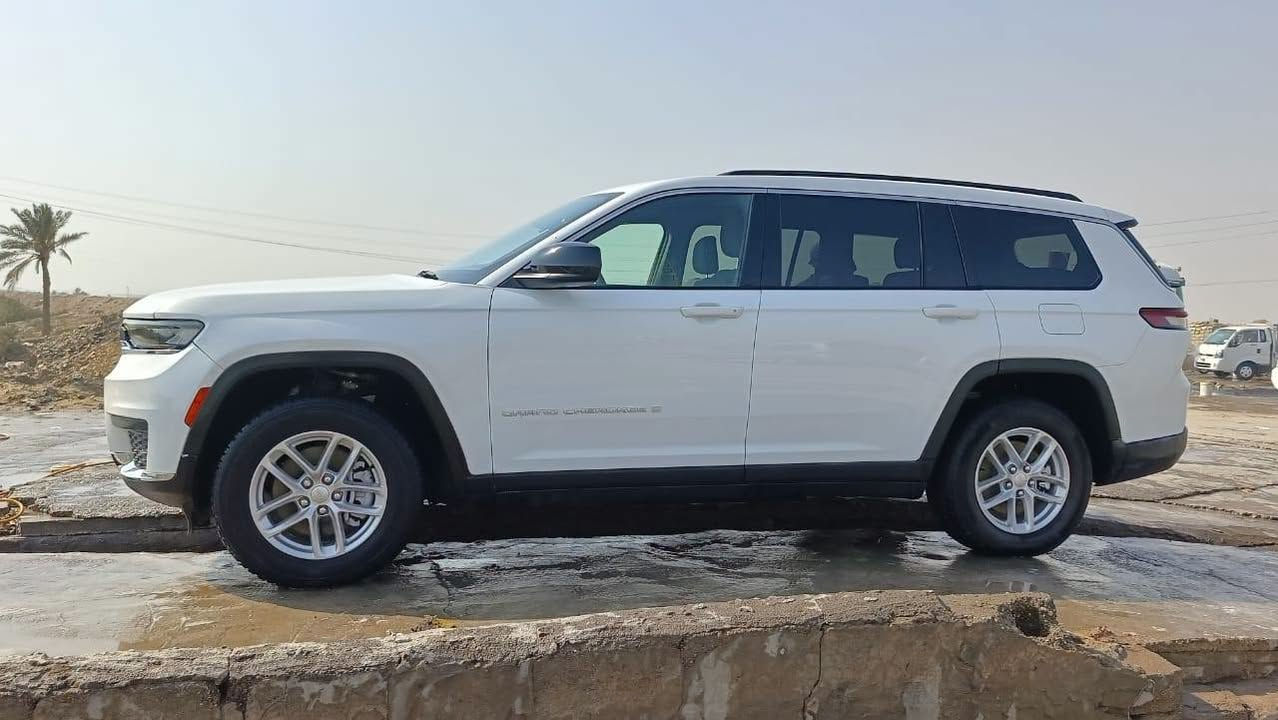 السلام عليكم
 جيب كراند شيروكي لاريدو 2024
 رقم بصره حره
 وارد أمريكي
6 سلندر3600
 ماشي15الف
  7راكب دفع رباعي
 تشغيل عن بعد
 شفتات ستيرنرادار أمامي
 مع مانع تصاد
متحذير الخروج عن المسار
 تجاوز حد السرعة
تنته
 تعديل أوضاع المقود
 مانعه انزلاق
 خارطه المرور GPS
 تبريد 3 قطعمكيف خلفي
وبعد بيها مواصفات ما مذكوره
سعر275
 هاتف ***********

نص مكتوب في الصور:
- 000-39694014 - 06/20/2024 - IAA Inc.
