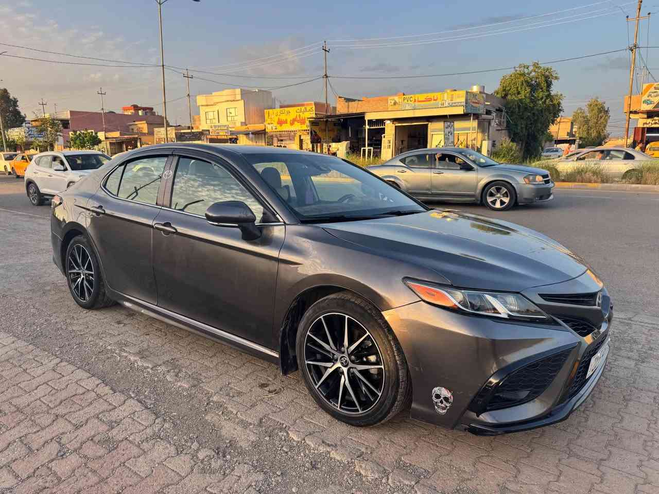 كاميرى هایبرید
مودیل :٢٠٢٤
لون : نفطي
مواصفات :SE
ضرر: قطعتين بونيد و باب سكن مكانين بارد
سيارة نظيفة
سعر: ١٧٥بي مجال قليل
رقم موبايل:***********
***********
مكاتي كركوك كركوك, العراق
