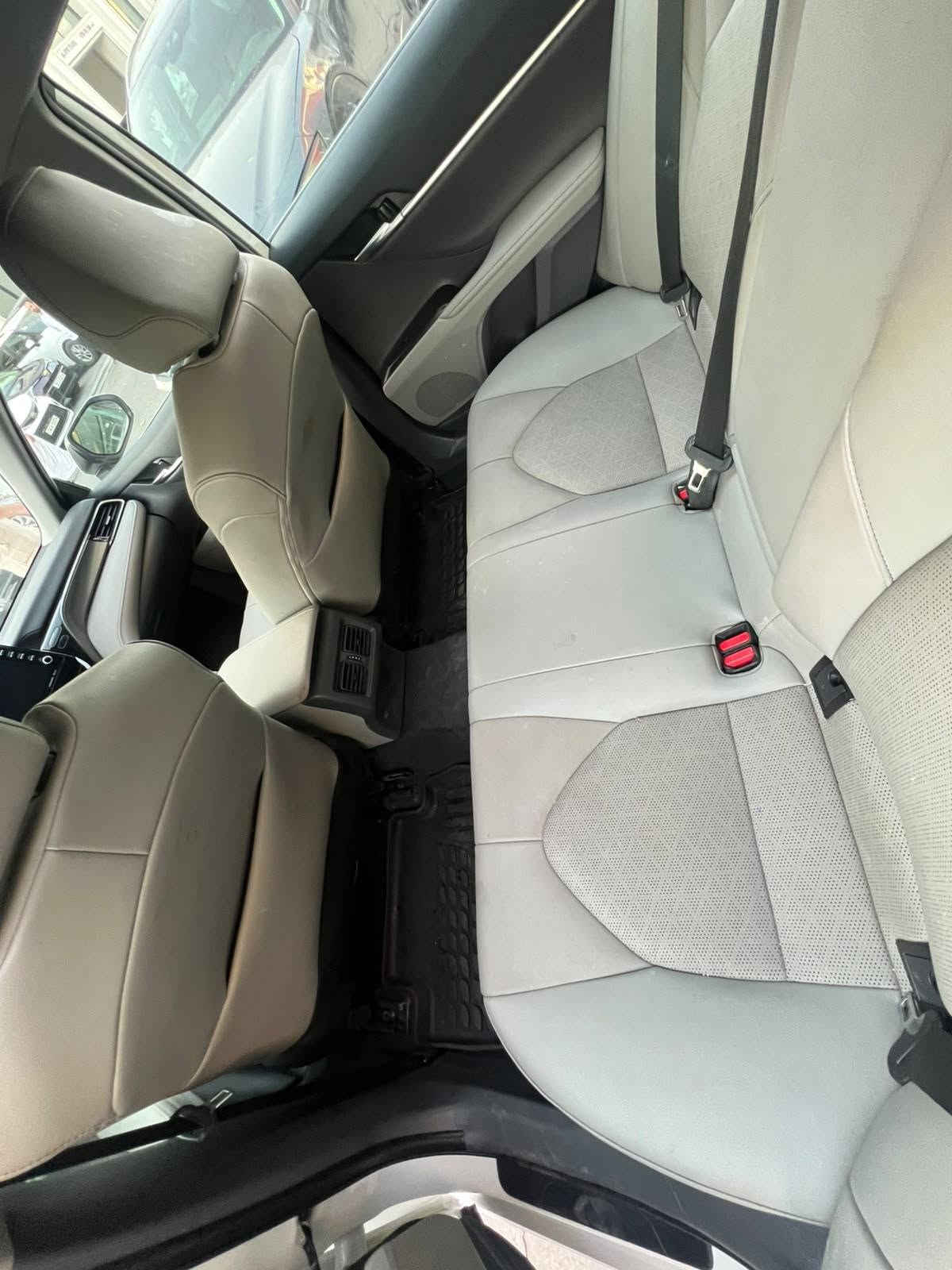 ملاحظه. يوجد جميع انواع السيارات حسب الطلب
 

🚘🔥 تويوتا كامري XSE 2024 للبيع 🔥🚘

🎨 جاملغ + باب صبغ

📍 السيارة مرتبة ونظيفة

🔹 المواصفات:

• محرك 2.5L بنزين

• 4 سلندر

• قوة 205 حصان

• قير أوتوماتيك

• دفع رباعي AWD

• فئة XSE الرياضية

• جنوط رياضية

• مقاعد رياضية

• شاشة وسطية

• كاميرا خلفية

• تشغيل زر

• دخول ذكي

• مثبت سرعة

• تحكم بالمقود

• مكيف أوتوماتيك

• إضاءة LED

• أنظمة Toyota Safety Sense

• نظام تحذير الاصطدام

• فرملة طوارئ

• تحذير الخروج عن المسار

• مثبت سرعة متكيف

• مراقبة النقطة العمياء

• حساسات أمان متعددة

• إيرباغات أمامية وجانبية وستائرية

🔥 كامري XSE AWD — فئة رياضية ومواصفات كامله

💵 السعر 215 وبيه مجال 

اتصال. ***********
واتساب. ***********
