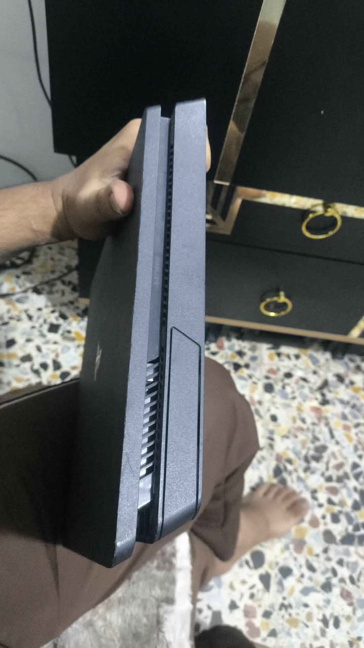 بلي فور سلم لوك ستيكر مهكر نضام 12 كامل ملحقات +الجوستك الاصليه مكان بغداد بلديات سعر 275 رقم *********** جماعة 200 رحمه الوالديكم لا تعلق ولا تراسلني بغداد, العراق
