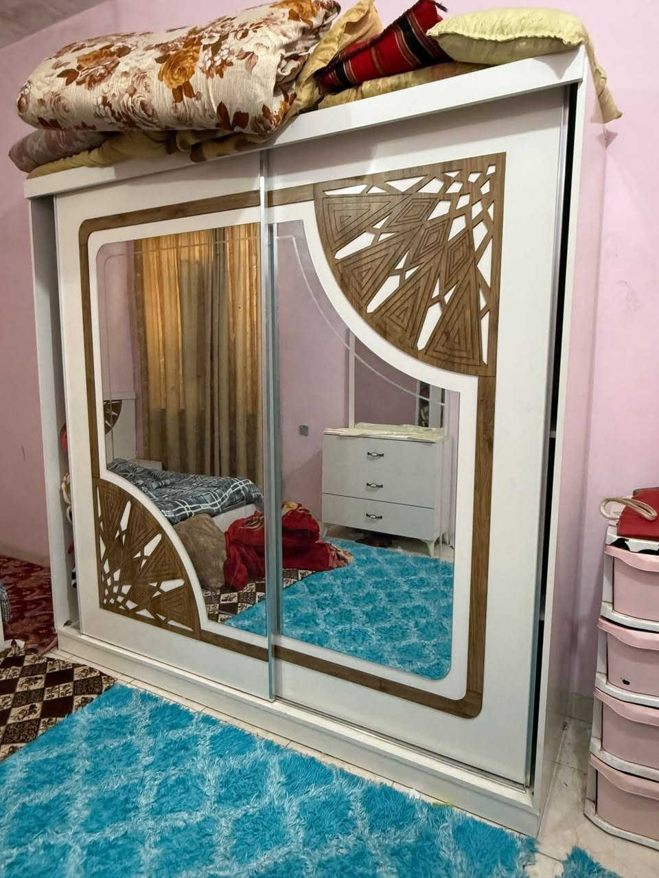 غرفه ٣ قطع نضيفه

مكانها دارتو سعرها 325 وبيها مجال 

رقم الهاتف ***********
