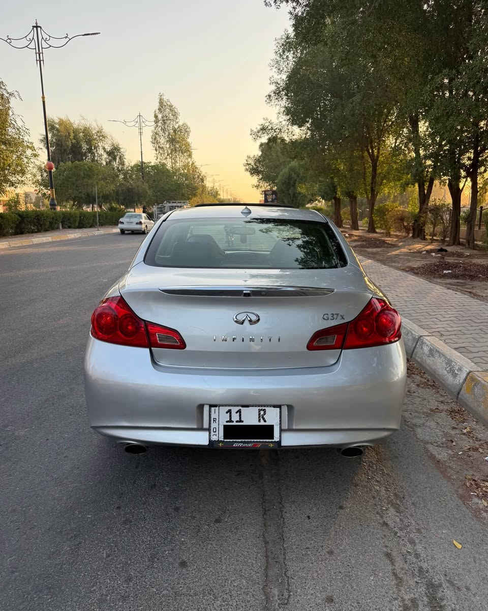 السلام عليكم
للبيع انفنتي G37X 2013 رقم بغداد الدولي الجديد باسمي تحويل ثاني يوم فوول ماصفات ( كشنات جلد - فتحة - بصمة - تدفئة كشنات امامية - قطعتين تبريد - تحكمات ستيرن - شاشة كبيرة - كاميرا خلفية ) السيارة بيها قطعتين صبغ فقط جاملغ خلفي و باب خلف السائق بدون حادث 
السيارة جاهزة بدون اي نقص 
مكان السيارة / ديالى - بعقوبة
للاستفسار / ***********
