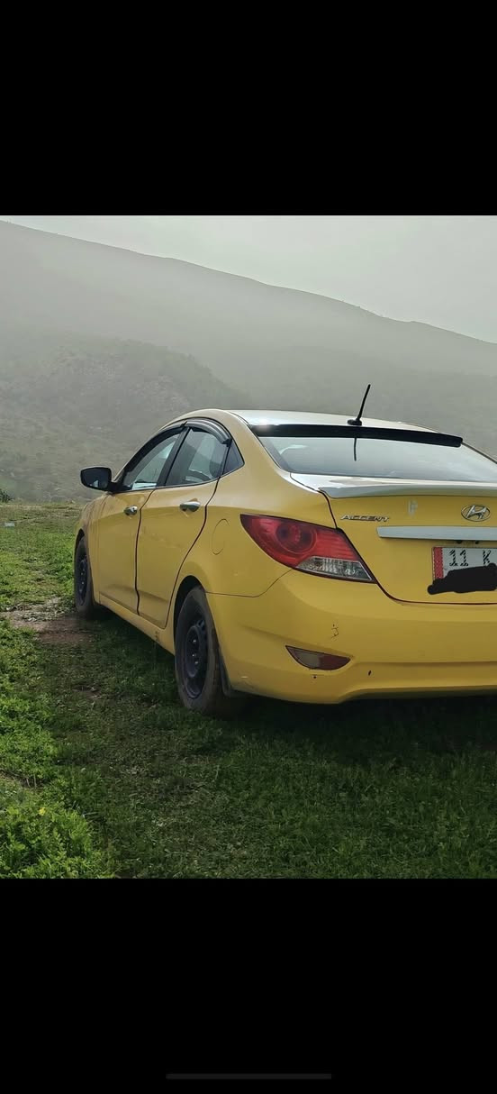 🌹 سڵاو علیکم هاوڕێیان

🚘 Hyundai Accent 2013 – کانەدی

سەیارەکە زۆر خاوێن و تەمیزە و چاودێریی باشی بۆ کراوە.
✨ تەفایی و ڕووکاری جوانی هەیە و لە دەرەوە هیچ گەشتی نەکردووە.

📄 سەیارەکە بە ناوی خۆمانە
🔢 ژمارەکە بەغدادە
⛽ بەنزین و زۆر ئابوورییە، خەرجی بەنزینی کەمە.
💰 خەرجی بەنزین لە ٢٠٠ دینار کەمترە.
🛞 ٤ تایەکی ناوەندی لەسەر سەیارەکەیە.
📋 دفتەری بەنزینی هەیە.

⭐ سەیارەکە بەڕاستی زۆر خاوێنە و نرخەکەشی لە زۆربەی بازاڕ کەمترە.

💵 نرخ: ٩٢ وەڕەق
📍 شوێن: کەرکووک

📞 بۆ زانیاری زیاتر و بینینی سەیارەکە:
***********
*********** كركوك, العراق
