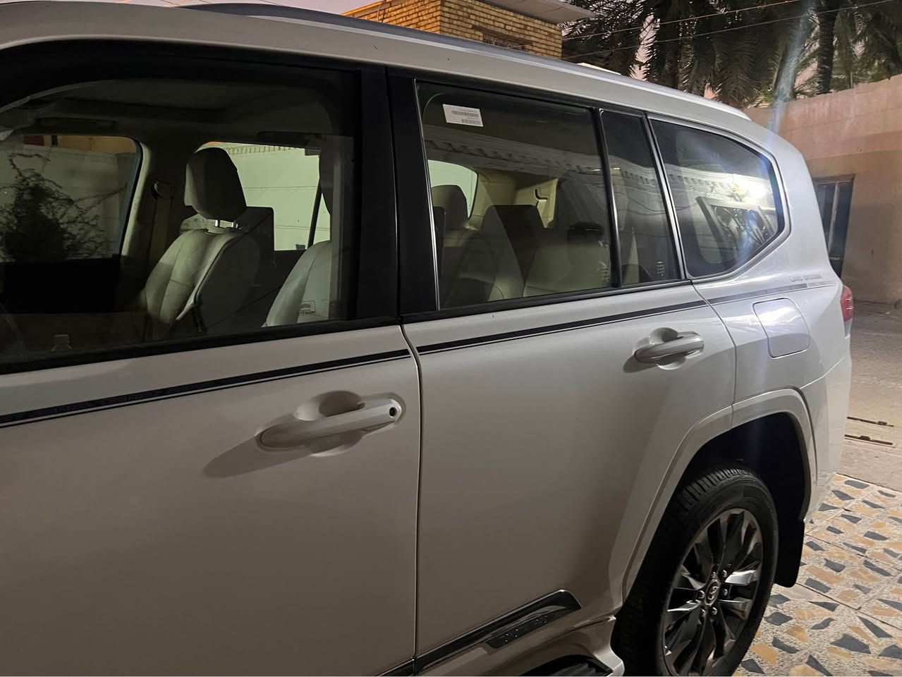السلام عليكم 
لاندكروز 2024 sas 
  ساز ساز ساز 
Gxr
 المواصفات 
فتحة سقف 
تشغيل عن بعد
كشنات تدفئة تبريد
ثلاجة
جنطة كهرباء
وباقي مواصفات لاندكروز لمعروفة 

عداد المشي ٣٥ الف كيلوا متر 
سيارة مكفولة كفالة عامة 
رقم اربيل سنوية بسمي 

سعر ٦٨٠ وبي مجال
*********** بغداد, العراق
