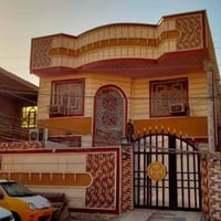 بيت في حي الجامعه طابقين 200م بناء حديث يحتوي على 6غرف نوم وصاله واستق...