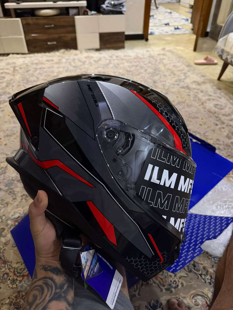 Ilm خوذه اصليه وكاله مو تجاري حبيبي ممستعمله فقط مره وحده للبيع 
قياس M 
سعر 260 الف ***********
