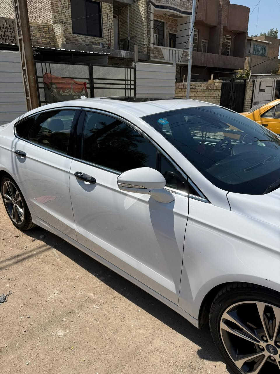 فورد فيوجن 2020 تيتانيوم محرك 2000 توربو بغداد
قطعة وحدة 
مواصفات التيتانيوم معروفة 
٣ شاشات 
تدفئة و تبريد كشنات 
هاند بريك كهربائي 
كشنات كهرباء 
تحكمات ستيرن 
مكان السيارة بغداد _ المنصور 
***********
***********
