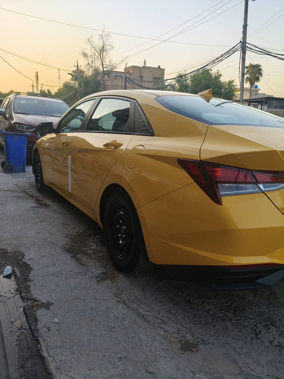 السلام عليكم النترا 2023
امريكي حادثها خشم جاملغ وهنا بيها خشم بنيد يمين ويسار 
ماشيه 98 حقيقي عله وضع الشركه مدوشمه عام تخم تاير تبريد خير من الله مصفره غرامات بسمي منضومة غاز شغاله 
السياره مواصفات عاديه للستفسار اتصال ***********
السعر 145 وبيها مجال بسيط
