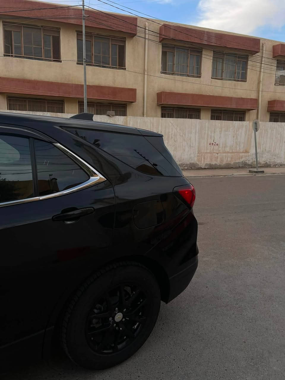 السلام عليكم للبيع ايكوينكس 22 lt ماشيه 99 km 
بجم كبس ايرباكات بلادي عنوان بغداد اليرموك او سيديه السعر 155 ومجال بسيط رقمي ***********
