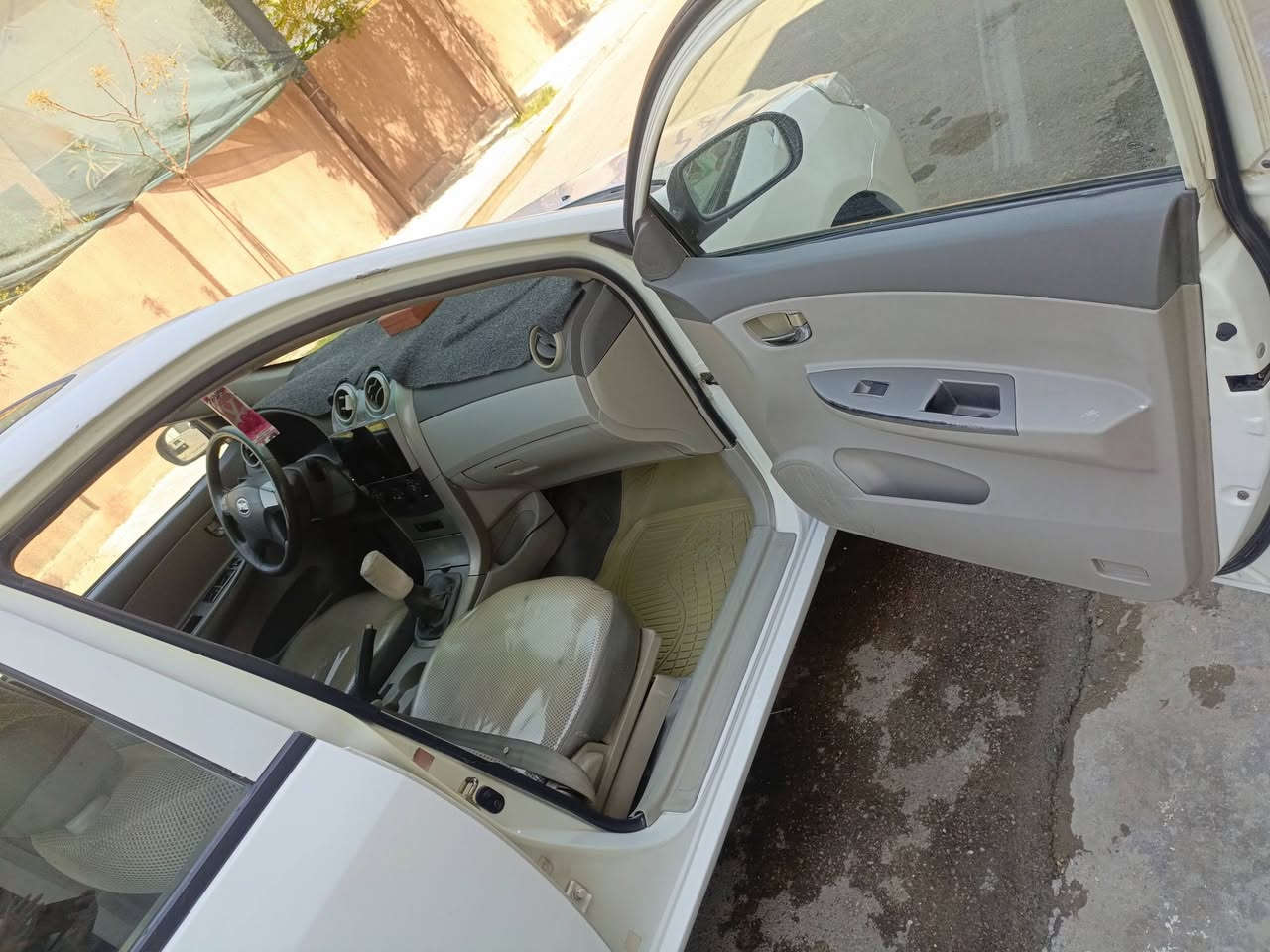 بي وايدي جاهزه كامله موديل 2013 مكينه كير تبريد كامله بيهه فقط بنيد مصبوغ ودواسات معمره مال تايرات ولسياره خير من الله حداديه نضيفه حته تايرات مكان الطوبجي حي السلام *********** هاذه رقم لولد اني مكلف بل نشر 
السعر55وبيهه مجال شي بسيط
