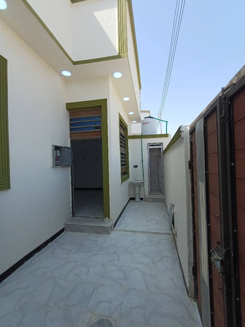 دار سكن حديث للبيع مساحة ١٥٠متر غرفتين وصاله ومطبخ وصحيات ديوانيه موزع طابو باسم عراقي شارع تبليط ١٠متر البصره ابوالخصيب حمدان شارع المركز جامع البز سعر ٨٢وبي مجال ***********# البصرة, العراق
