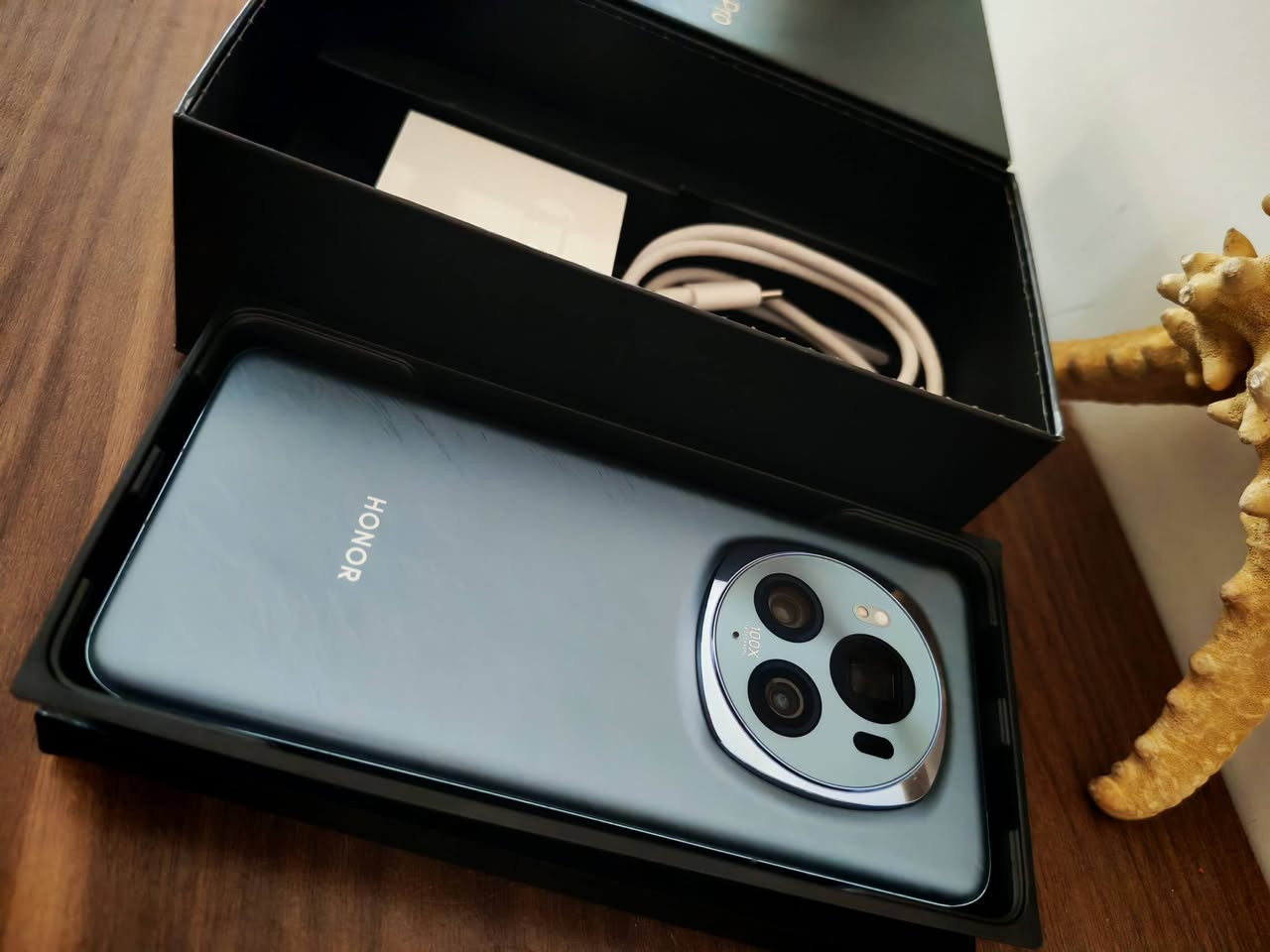 Magic 6 pro
512 -32
كامل ملحقات 
السعر 625
*********** فقط اتصال
