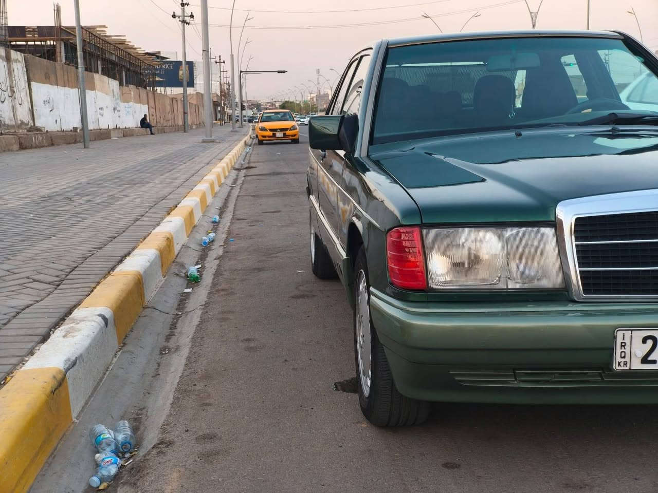 مارسيدس طيارين موديل 1992 محرك ونجه 2500 كير و محرك بشرط لا دخان و لا بخار تبريد ثلج قاعدة دبلات سليمه بدون ضربة طايرات جدد دواخل نضيفة رقم سليمانية شرط التحويل السعر 60 ورقة و بي مجال مكاني كركوك
 وهاي رقمي *********** كركوك, العراق
