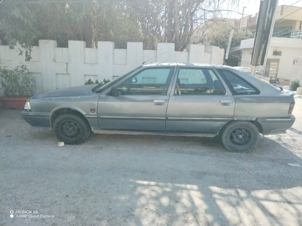 رينو 21
موديل 91 
رقم جديد 
باسمي شرط التحويل 
السيارة جاهزة 
للبيع فقط 
السعر 24$ وبيها مجال للطيبين 
فقط اتصال ‭***********
مكان السيارة موصل المجموعة الثقافية
