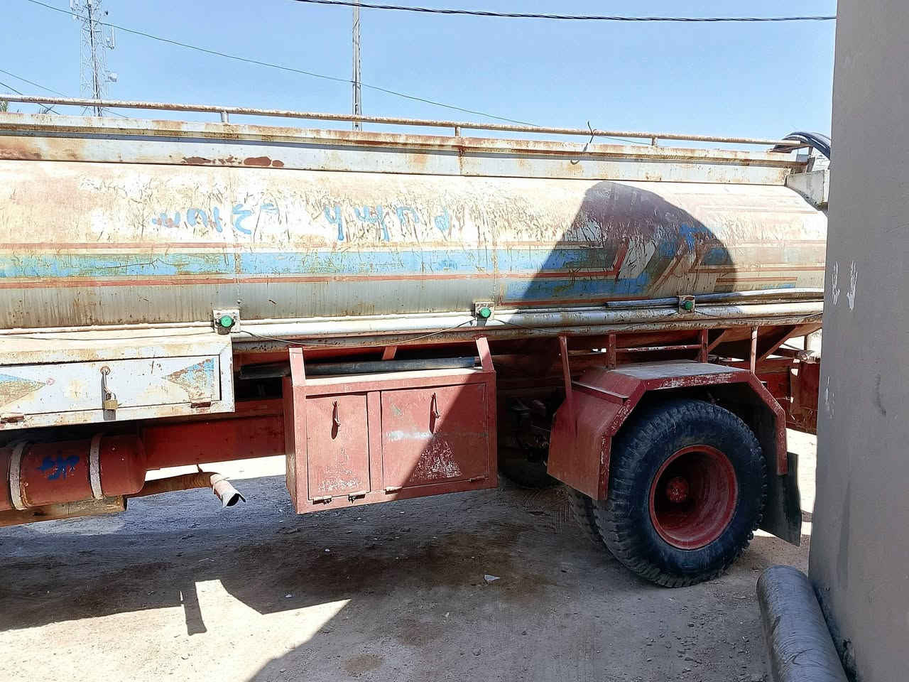 ابو ردين للبيع مديل 74 محرك 82 رقم    مثنى سيارة جاهزة رقم صاحب سياره مكلف بنشر//***********

نص مكتوب في الصور:
- ١١:٤٨ ٢٠٢٦/٠٩/٢٠