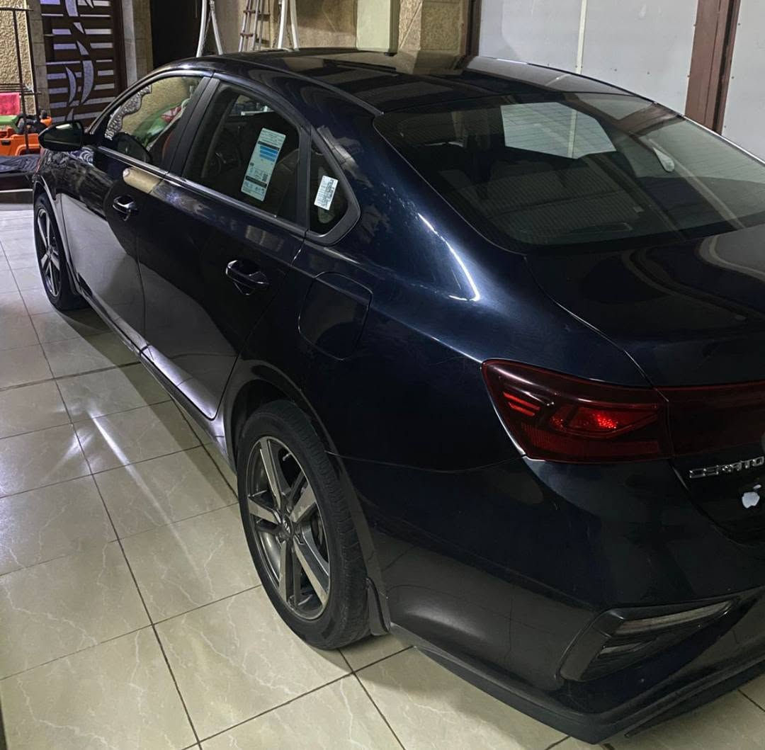 السلام عليكم ...
كيا سيراتو 2019 خليجي 
الكير AT البلادي المرغوب
رقم بغداد باسمي انكليزي محرك 1600
ماشية 105 كيلو وليس ميل
ويل كب 16 تخم تايرات 4 جدد 
بيها فقط صبغ الدوسة جوه الباب عكس السايق وبارد كلش بسيط بالجاملغ الايسر 
السعر 127 ورقة وبيها مجال
 
للاستفسار  *********** بي واتساب او اتصال
