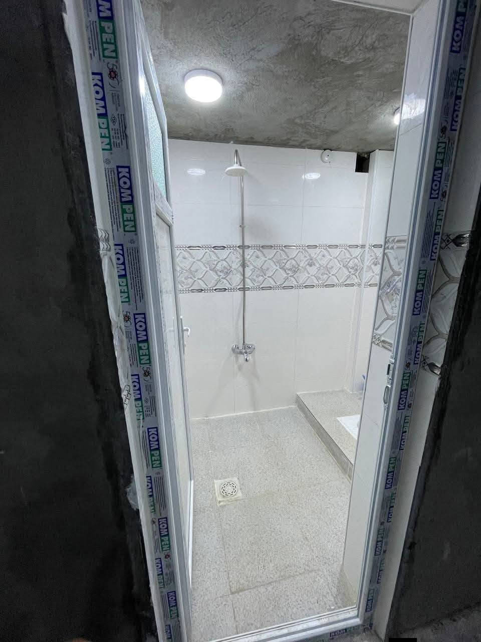 السلام عليكم
بنایه طابق ارضي للايجار 250 متر ارتفاع 5 متر

مسقفه كونكريت .. مجهزه بكامل الخدمات تصلح كمصنع او معمل او مخزن

العنوان / حله / نزیزه مقابل جسر القطار

للاستفسار ***********....***********
