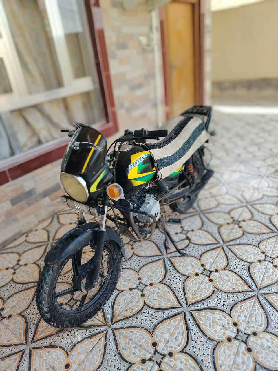 بوكسر • باجاج