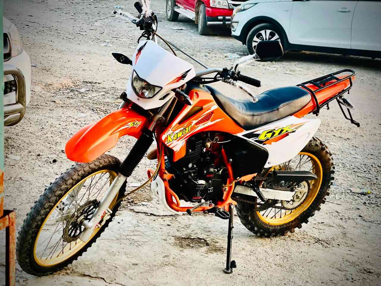 السلام عليكم 
للبيع ماطور قفاز 
نوعيه /كاويار 
حجم المحرك /200CC
محرك كبس مامفتوح 
شاصي شرط مابي اي خلل 
سعر 775 وبي مجال قليل 
مو شراي لا تكسر عبر المنشور 
هـ/***********/
