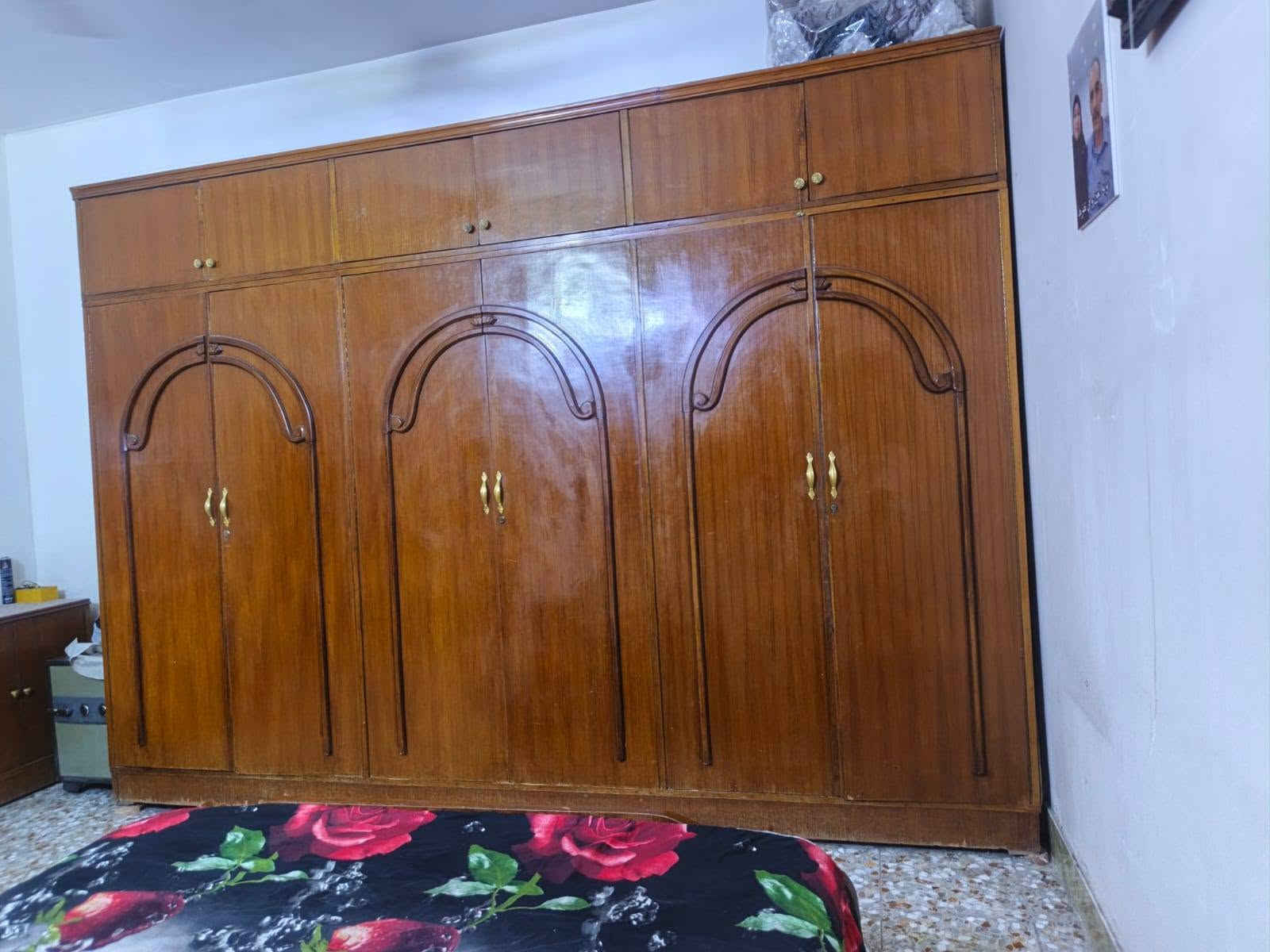 سلام عليكم غرفه للبيع شغل عراقي نضيفه جدا جدا الاستفسار اتصال على صاحب الغرفه مبلغ 500 بيها مجال 
***********
