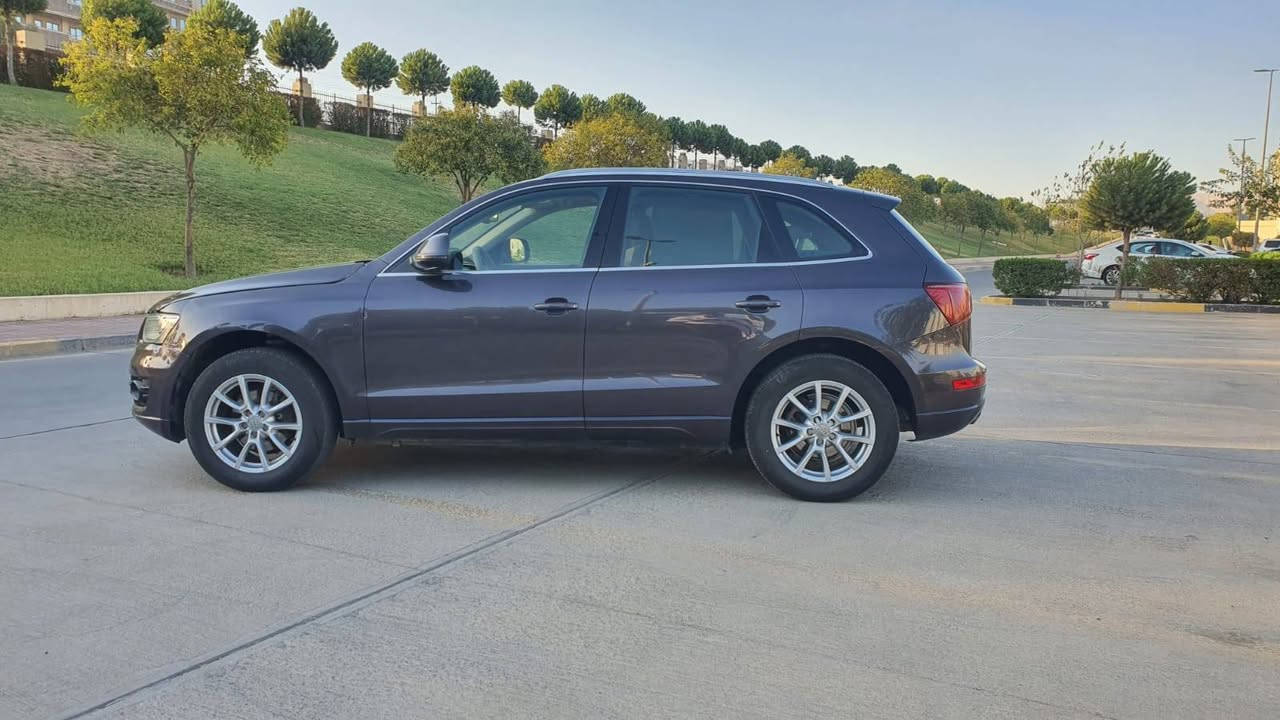 Audi Q5 quttro  2011
بێ بۆیاخ 
سعر 79 ورقە  قفل🔒
***********
🧲دەبڵ ئەکسل و و فول مواسەفات جگە لە سلاید
بەناوی خۆمەوەیە بێ کێشەیە 
کارەبیای و تەبرید و گەرمی هەموی بەشەرت 

مكاني سليمانية 
سيارة باسمي تحويل وكالة مباشر
*******************
الموديل : 2011 
مواصفات كواترو يعني دبل اكسل
محرك 4 سلندر ٢٠ تيربو (tfsi
 ***************
سيارة مكفولة من صبغ 

******************
مواصفات
Gps
شاشة اندرويد
ماشي ١٣٣ ميل
كاميرا  
بريك بصمة
كشنات جلد
تحكم ستيرن كامل 
تبريد  قطعتين مركزي
سلاجة
حساسات  أمامي وخلفي
نظام أوتو هولد 
تحكم مقاعد كهرباء
تحكم زجاج كهربائي
سنتر لوك
مشغل أسطوانات (CD) 
مدخل AUX و USB 
مصابيح ليد
مرايا كهربائية
بردات خلفي بلادي
مثبت سرعة
مانع إنزلاق
بلوتوث
07702️⃣1️⃣7️⃣5️⃣4️⃣8️⃣8️⃣ السليمانية, العراق
