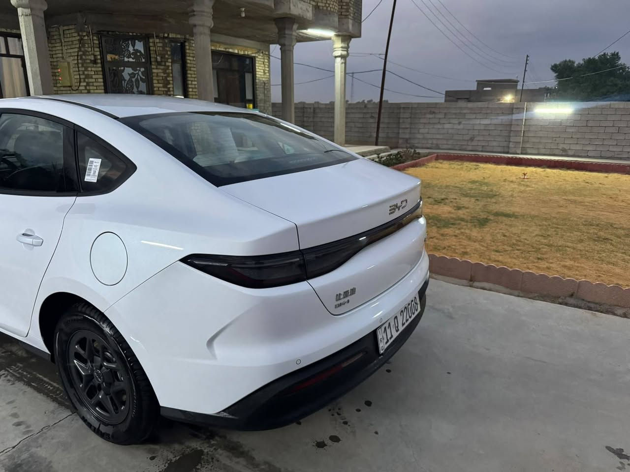 السلام عليكم 
مكلف بالنشر 
سيارة byd sel 5 
موديل ٢٥ بطارية ٥٥ كيلو 
السيارة ماشية تقريبا ألفين كيلو فقط 
مكفولة السيارة ، رقم بغداد وتحويل مباشر 
السعر  22 مليون و 300 وبيها مجال بسيط 
للإستفسار الاتصال بصاحب السيارة 
***********

مكان السيارة واسط ناحية الحفرية
