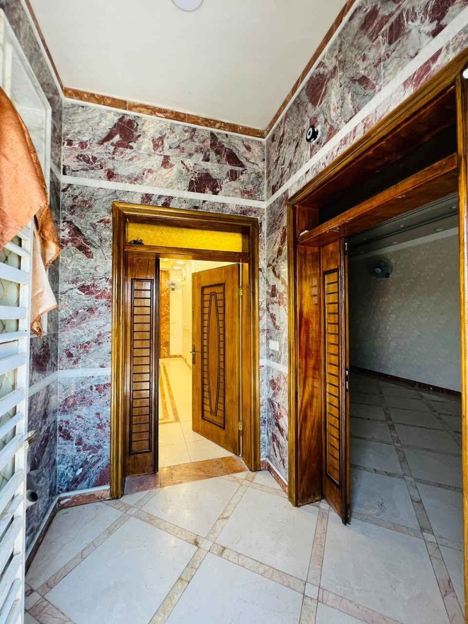 الحبيليه • ٣٠٠م • ٥غرف