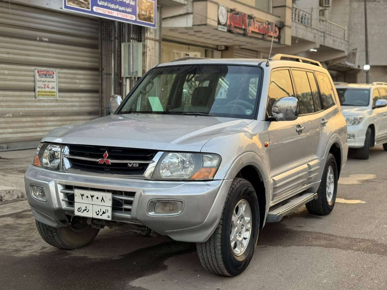 *********** 
باجيرو  ٢٠٠٢ رقم مميز 
سياره بدون صبغ بدون ضربه 
محرك ٣٥٠٠   بلادي 
تبريد  ثلج  ٣ قطع
٧ راكب 
شاشه وتخم تاير و باتري جديد 
غرفتها  جديده وبلاديه  اني مغلف كشنات القديم  كله نظيف كلش
صدر امامي خلفي جديد 
جاهزه  وخير من الله 
داخل صاج 
كير اوتو 
تبريد  ثلج 
تبريد  ٣ قطع 
كشنات كهرباء 
ريموت
فور ويل 
شرط التحويل   الوكاله جديده 
مسويلها هزه  جديده  بالمرور
سعرها  ٦٥   ورقه 
مكاني اعظميه سبع ابكار 
اتصال فقط مكلف بلنشر 
***********

