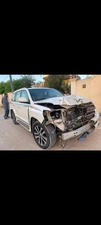 أشتري اي سياره متضرر  بل سعر اليرضي الله جميع انواع السيارات البيهه حو...