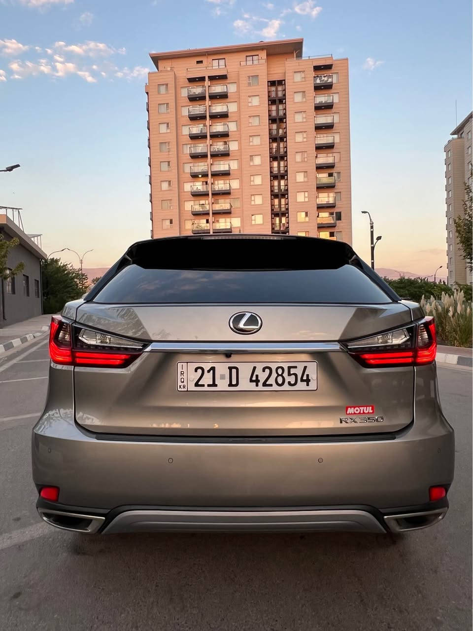 Lexus 2022 RX-350 
وارد ئەمریکی تەنها یەک پەلە دەرگای سایەق بۆیاخە بێ ناو گرتن و بێ ایرباک جگە لەوە هیچی نییە کرانەوە و شوخت و چالی نییە هەموو گیانی بە شەرت 

6 پستۆنی بێ توربۆ 
24000 مایل ڕۆیشووە 
گێر و مەکینە و کارەبایی و هەموو گیانی بە شەرت یەک دینار مەسرەفی تیا نییە 

فول مواصفات ( سلاید - صندوق کارەبایی شەفت - کوشن جلد - ناو سپی بیلاد - ماوس - راداری پشت و پێش و تەنیشت و خەتی جادە - کوشن سارد و گەرم - کوشن خەزن - لایت لید و زینون - تەبرید دوو ریز - بەسمە - شغال - وە زۆر مواصفاتی تر ....) 

سعر 265 معاملە 
تلفون ***********
شوین سلیمانی

Lexus 2022 RX-350 
وارد ئەمریکی بس بیها شبر صبغ من باب السایق بدون دواخل بدون ایرباک و الباقی مکفول کفالە عامە بدون قطعە مفتوح بدون شخط بدوم رصعە 

6 سلندر تنفس طبیعی
24000 مایل ماشی 
کیر محرک و کهربائی و کلشی بشرط مابی دینار مصرف 

فول مواصفات ( سلاید - صندوق کهربائی - کشنات جلد - داخل ابیظ بلادی - تحکم شاشە لمس - رادارات امامی و خلفی و جانبی و خط شارع - کشنات بارد و تدفئە - تبرید قطعتین - کشنات خزم میموری - لایت لید و زینون - بصمە و تشغیل عن بعد - و بعد بیها هوایە مواصفات ... )

سعر 265 ورقە و مجال
تلفون ***********
مکان سلیمانییە السليمانية, العراق
