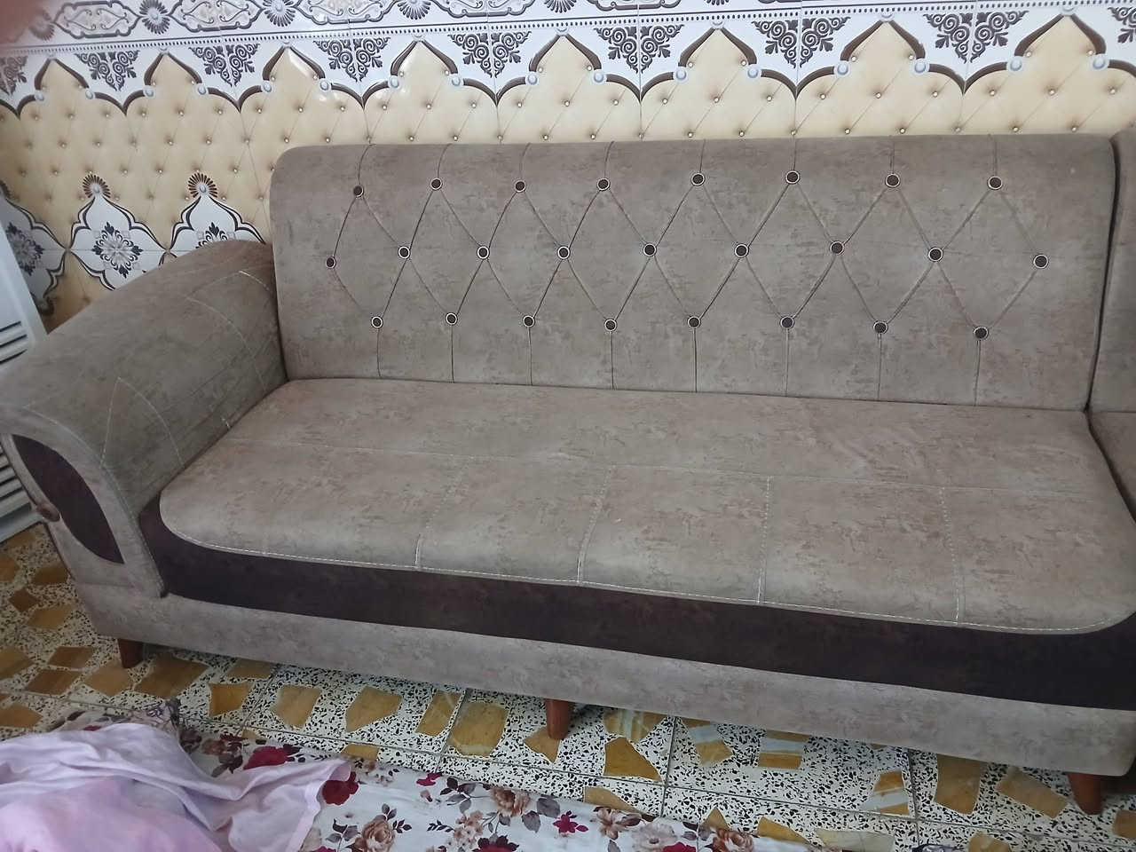 سلام عليكم تخم قنفات تفصال نضيفات كللش العنوان بغداد الشعب جامع الشروفي الرقم *********** واتساب
