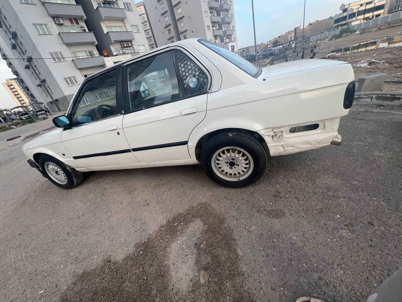 لام عليكم زعره موديل ١٩٩١ رقم ديالى مشروع وطني لشهر ال١٠ بيه رقم مفقود بس مسوين معامله مال فقدان من ٢٠٢١ ومتروكه بس تمشي المعامله وي التحويل سياره مصبوغة عام جديد فرن محرك ٢٠ مفتوح كير اوتماتيك حداديه جيده تخم تاير جديد وياله البلاديه فيت بم بيها جديد بيها خربطة بسيطه ايرفلو يحتاج ترتيب هم  بس سحبها طياره سياره معدل غرفتها تعبانه وتحتاج السياره ترتيب للبيع رايدها ب29 وبيه مجال بسيط ان شاءالله للاستفسار ***********
