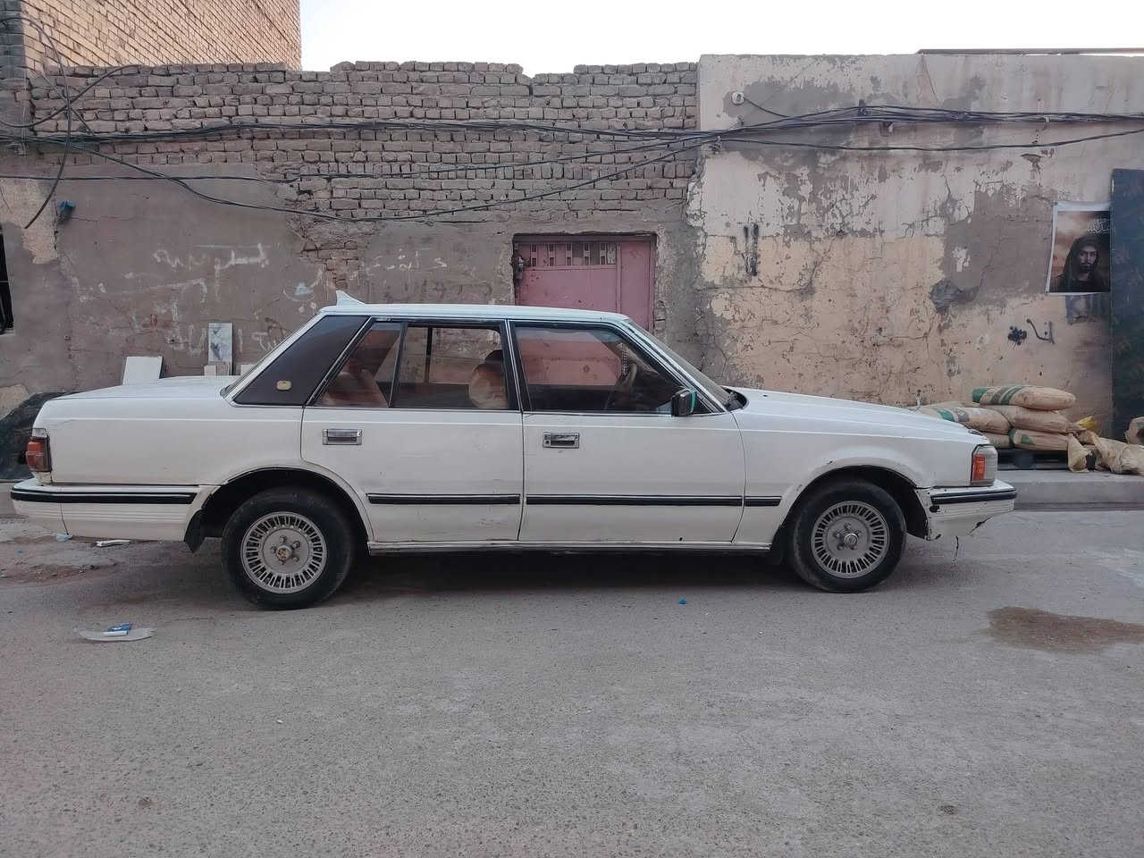 سوبر للبيع موديل 1985محرك بي فتي رقم كركوك راعيه السياره متاوفي ابيع حديدد للستفسار
***********
