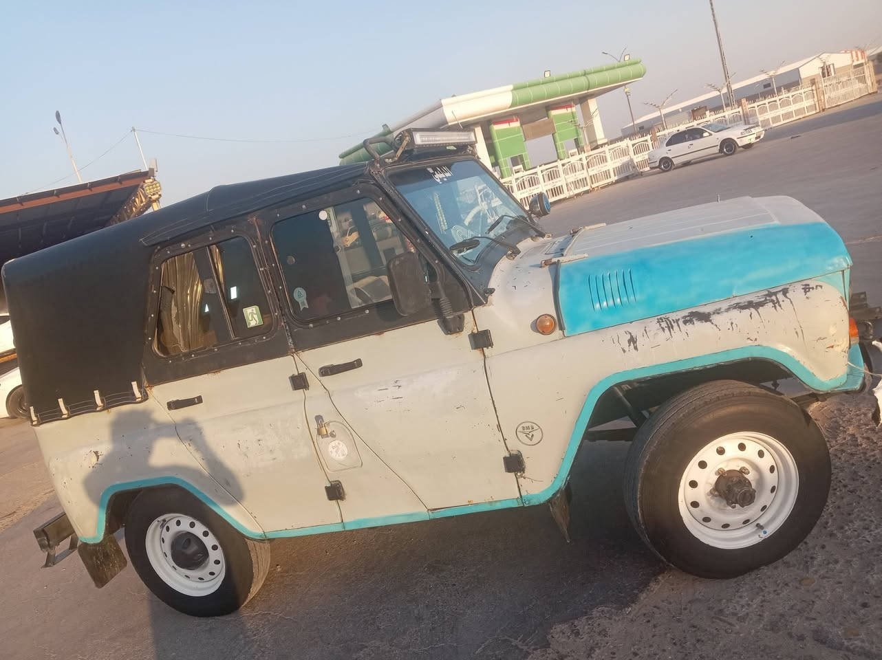 السلام عليكم واز 200للبيع السياره مكفوله كير مكينه محرك اكسن فاره شاصي دوشمه كهربايات براويز سلايت سياره كبل لشارع ***********
