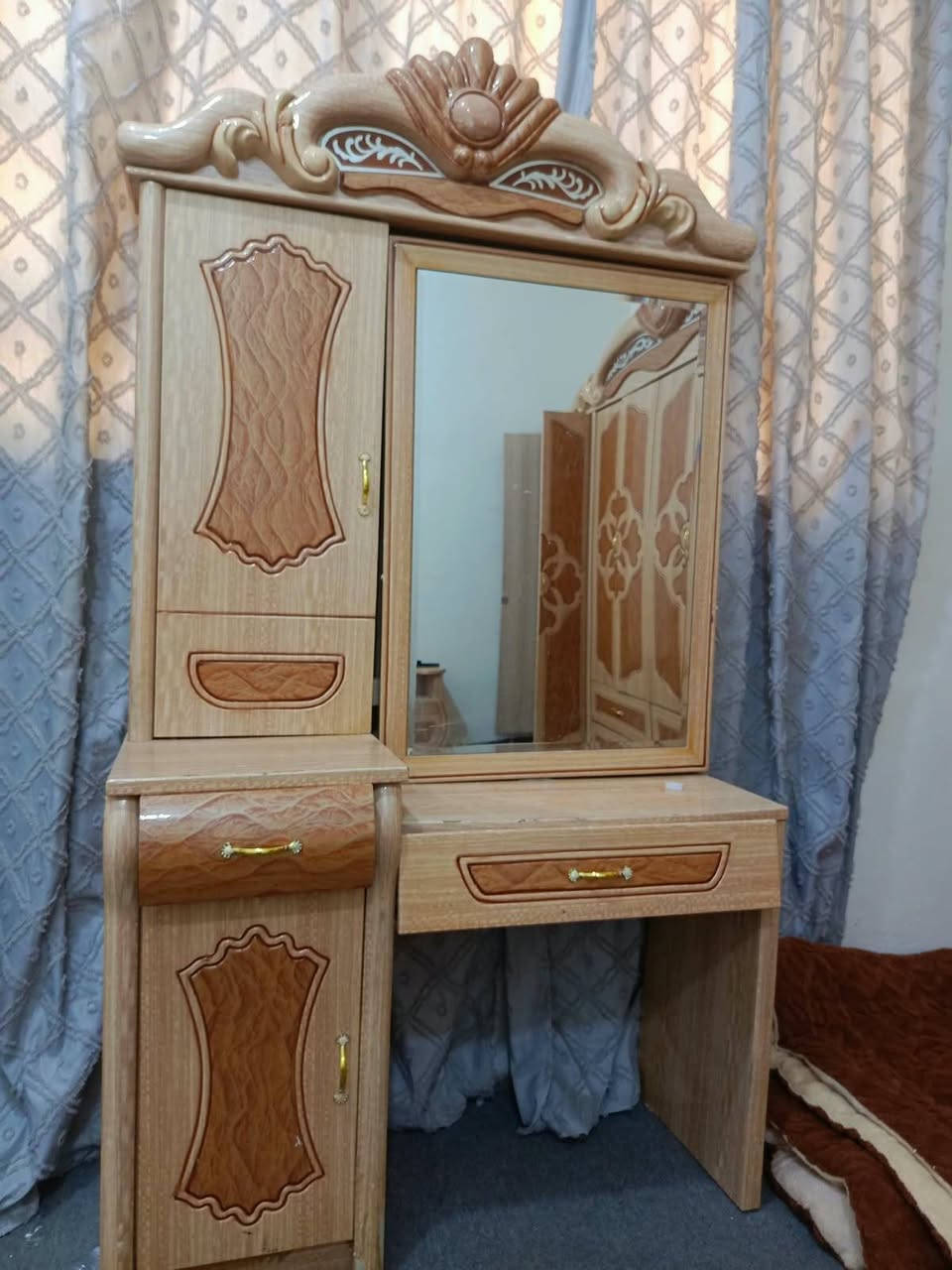 غرفه مستعمله. للبيع مستعجل قيم واخذ. تواصل واستفسار اكثر تصال ع رقم *********** مكاني كربلاء حي الحسين
