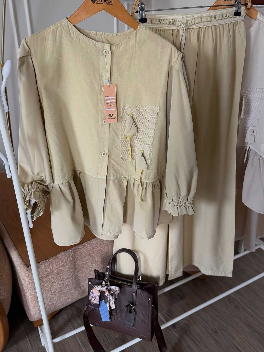 New collection ✨🍁🍁🍂

سوت لطيف جدا خامة وألوان وتصميم 

متوفر ب3 ألوان 

الحقائب متوفرة ايضا 

يوجد توصيل سريع إلى كافة أنحاء 🇮🇶 العراق

#set #explorepage #trend #style #outfits

