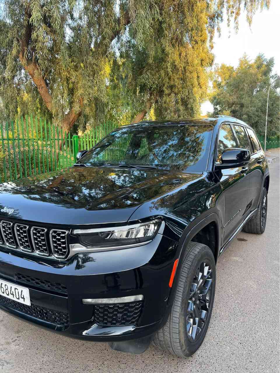 اعلى مواصفات واعلى فئة بل جيب كراند شيروكي سومت 1/1

موديل 2024

المحرك : V6. 3.6L .

العداد 5000 mi 

مقاعد 7 راكب 

رقم : بغداد

لون : اسود

فول موصفات اعلى شيء 1/1 

دفع رباعي 4x4

  نظام تعليق هوائي (جكات).

  قيادة ذاتية عند المنعطفات.

  رادار امامي مع مانع تصادم .

  .

  تحذير الخروج عن المسار .

  مستشعر نوم السائق مع نظام التوقف الآلي

  تحذير النقطة عمياء ٥ .

  نظام تحذير عند التقاطعات.

  نظام تحذير عند تجاوز السرعة المحددة.

  

‏

  نظام تقليل الضجيح داخل المقصورة.

  إنارة محيطية.

  شاحن موبايل وايرلس.

  تعديل وضعيات مقود السائق كهربائيا.

  مرايا تعتيم ذاتي.

  المرايا الجانبية قابلة للطي كهربائيا

مرايا الجانبية فاد

ظام الصوت من ماكنتوش مع 19 سماعة.

ويل قياس 21 انج .

* سقف بانوراما .

  شاشه كبيرة 10.1 انج .

  شاشة للراكب الأمامي .

  نظام الخرائط (GPS) .

  عرض خرائط الطريق على لوحة القيادة.

  لوحة القيادة بقياس 12 أنج.

  4 كاميرات خارجية مع بخاخات ماء للتنظيف.

 

  

  المصابيح الأمامية زنون .

  كشافات الضباب زنون .

  دخول ذكي.

  بصمة على 5 ابواب للدخول الذكي.

  تشغيل عن بعد .

  الصندوق الخلفيي كهربائي .

  فتح الصندوق الخلفي مع حركة القدم.

أقل

 

  اضافات من الخشب الطبيعي للمقصورة الداخلية.

  ذاكرة لحفظ وضعيات الجلوس للمقاعد الأمامية

  مساج للمقاعد الامامية .

  المقاعد الأمامية كهربائية .

  المقاعد الأمامية تبريد وتدفئة .

  المقاعد الخلفية تدفئة وتبريد .

  ستائر للشبابيك الخلفية.

  انارة داخلية LED متعددة الالوان .

  حساسات امامية وخلفية .

  7 راكب.

  مكيف خلفي مع وحدة تحكم منفصلة .

  تدفئة مقود القيادة.

  مانع تصادم خلفي .

  بلوتوث تلفون .

  محدد سرعة .

  نظام التشغيل والاطفاء الاوتوماتيكي 

  مكيف خلفي مع وحدة تحكم منفصلة .

  تدفئة مقود القيادة.

  مانع تصادم خلفي .

  بلوتوث تلفون .

  محدد سرعة .

  نظام التشغيل والاطفاء الاوتوماتيكي .

  نظام بريك اوتماتيكي

وبعد هواي مواصفات ما مذكورة . 

حادثها  بنيد وجاملغ امامبي نفس لون ابلادي  بدون دواخل  وصبغ جاملغ خلفي صبغ

رقم صاحب السيارة 

***********

السعر 30000$ بغداد, العراق
