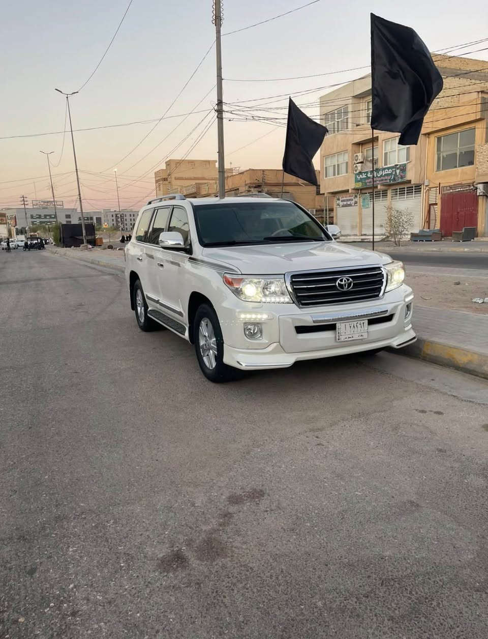 لاند كروز • ١٦٠ الف • رقم بغداد