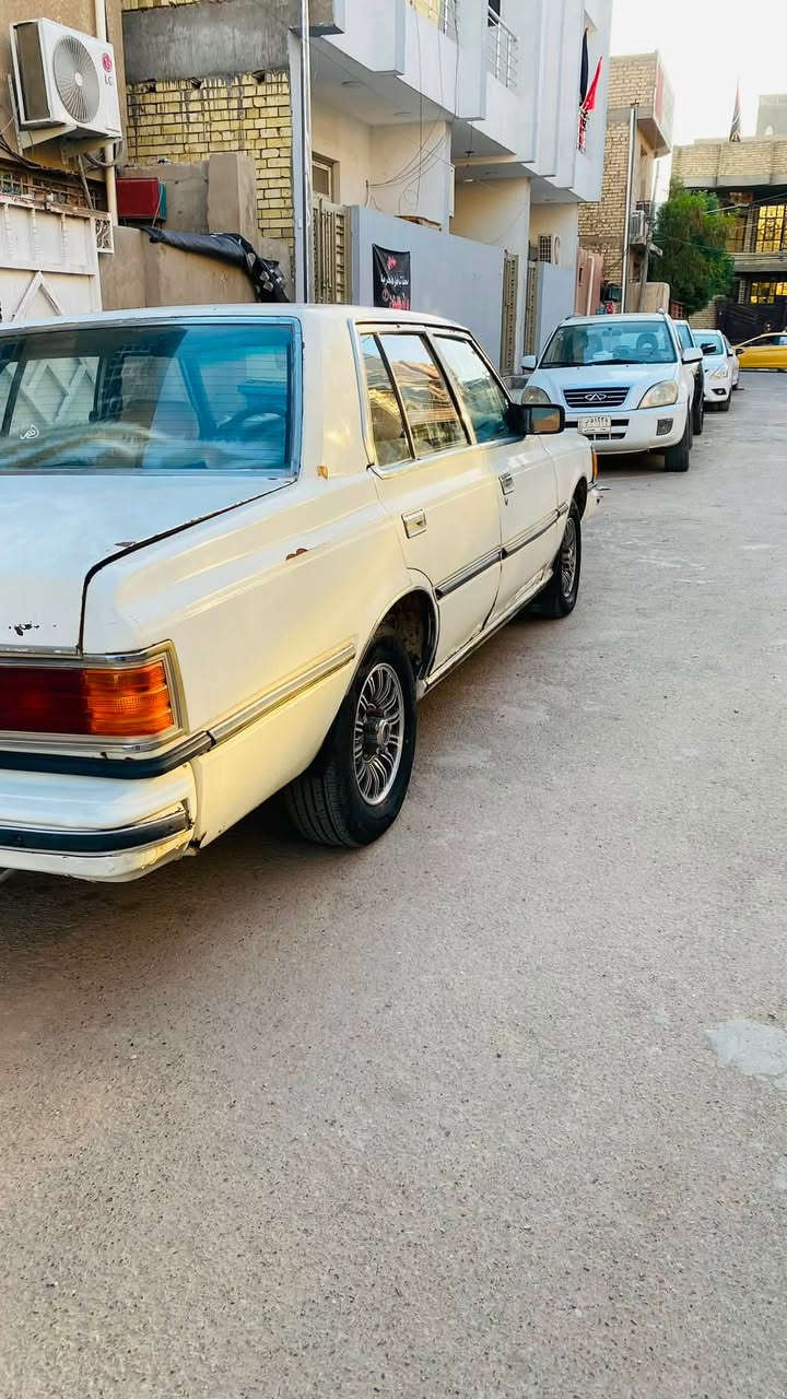 سلام عليكم 
سوبر  1982 بسمي ثاني يوم تحولي شرط الرقم انكليزي الجديد 
مكينه بطة جديده 2500 كير عـادي تايرات جدد ويل كاب كما موضح بل صوره 
صدر امامي خلفي جديد 
 شواصي نضافة فول لا معمر ولا اي شيء 
ابطاين السيارة موجودات فقط يرادهن تعمير وتغليف فقط 
سعر 33 وبي مجال وبيك خير وتدلل 
رقم الهاتف *********** 
العنوان بغداد  الطالبيه

