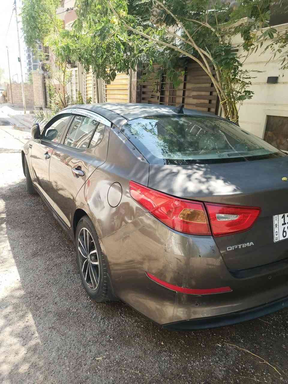 للبيع كيا اوبتيما موديل ٢٠١٤ محرك ٢٠٠٠ دوش رقم بغداد انكليزي بأسمي سيارة ببلدية بدون ضربة أو صبغ بيها جراد بالقمارة والبنيد واضح بالصورة السيارة مواصفات تحكمات ستيرن جهتين حساسات أمامية وخلفية رادار شفتات بالسترين كروس سرعة تبريد قطعتين  دشبول لونين بيجي واسود نظام ايكو  وهواي مواصفات سعرها ب 95 ورقة وبيها مجال مكاني غزالية للأتصال رقمي  ***********
