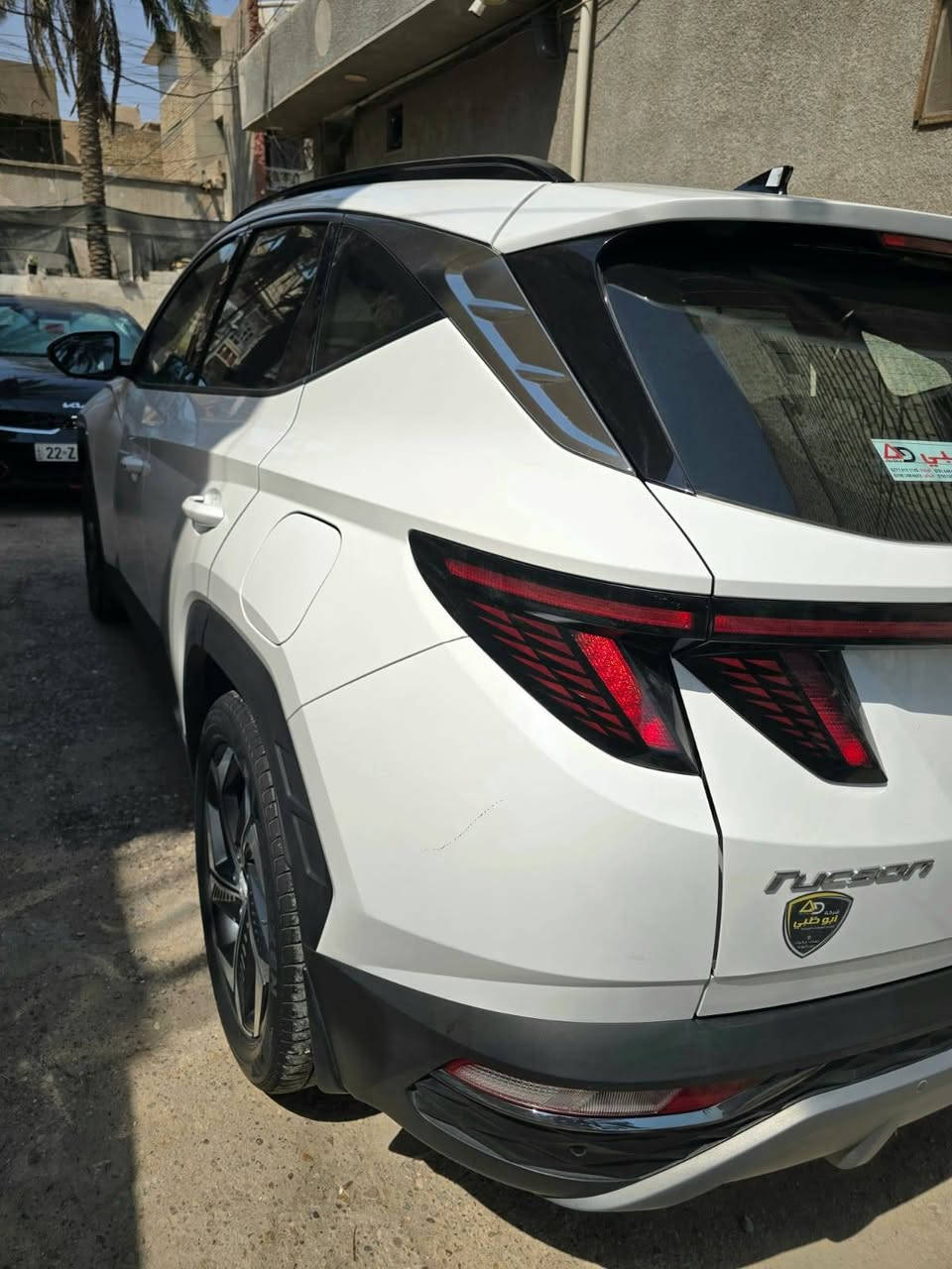 السلام عليكم ‭***********‬
هونداي توكسان خليجي 2024 فول مواصفات
مكفوله كفاله عامه عدا طخه صغيره بل باب خلف السكن باقي السياره مكفوله 
رقم بغداد الجديد تحويل ثاني يوم
محرك 2000 
بانوراما
بصمه 
تشغيل عن بعد⚡️
شاشه دشبول متصله الكتروني 
شاشة لمس يدعم Android Auto + CarPlay  📍 GPS
كامره خلفيه
شن تلفون لاسلكي⚡️
تحكم كامل بالستيرن
كروز مثبت سرعه 
3وضعيات قيادة Smart/ Sport/ Normal
كشنات 2 كهرباء 
صندوق كهربائي ( شفط )
تبريد خلفي
داخل بيجي
بردات خلفيه بلادي
لايت زينون / بك لايت LED
حساسات خلفي امامي
ويل كب كروم
السياره جاهزه مابيه اي نقص مكاني بغداد
السعر 210  
‭***********
