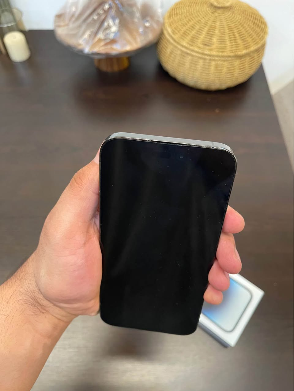 iphone 14 pro max 128 GB 
-  ئیتار و شاشەکەی وردە شوختی هەیە وەک لە ڕەسمەکانا دیارە
- نەکراوەتەوە بە هیچ شێوەیەک بە زەمانی هەموو شتێکی بێ عەیب بێت
- پاتری ٧٧
- پاکەتی خۆی لەگەڵ ماوە
- *********** السليمانية, العراق
