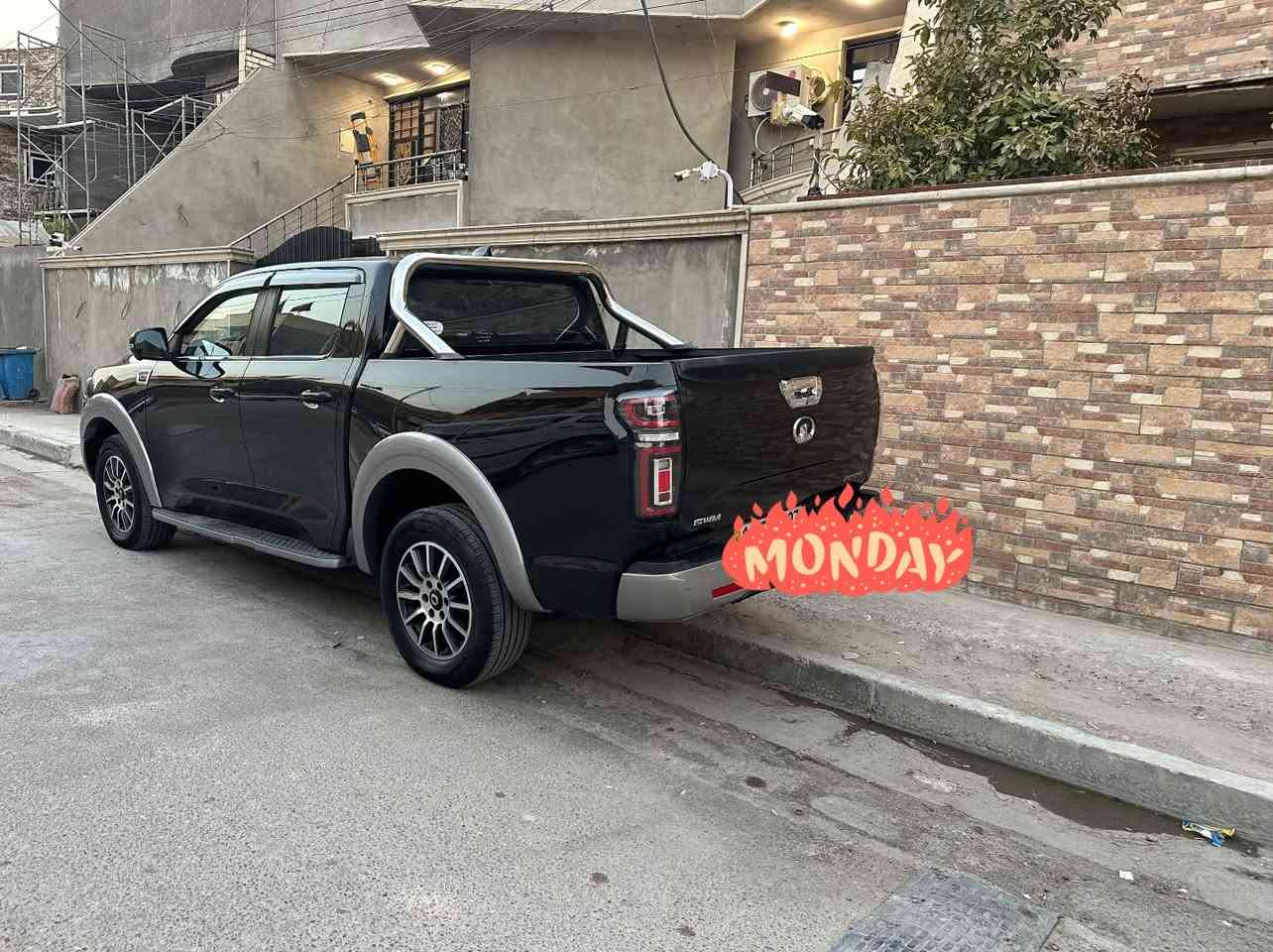 لسلام عليكم
بيك اب باور  ٢٠٢١  ( كاز ) 
موقع السيارة - بغداد 📍 
بيك اب كريت وول  باور
الموديل 2021
محرك 2000 تيربو 
ماشية 235 الف  ✳️ 

مكفوله من الصبغ والضربه باب صدر بارد ✅ 
محرك كاز مجفت ✅ 
المواصفات  🔰 
كير zf 8 سرعات
دواخل مشمشي  
شاشة حجم 10
تحكم ستيرن 
تشغيل عن بعد بصمه
الصندوق جكات بدون درج رادارات وخروج مسار و4*4
وبقية المواصفات المعروفة ✴️ 

السيارة جاهزة من جميع النواحي ✅

رقمها بغداد مشروع وطني 
السيارة بأسمي مدفوعه ضربيه حتى سنه 2026  🔹 
رقم دولي
*********** 
سعر ١٣٥

نص مكتوب في الصور:
- MONDAY