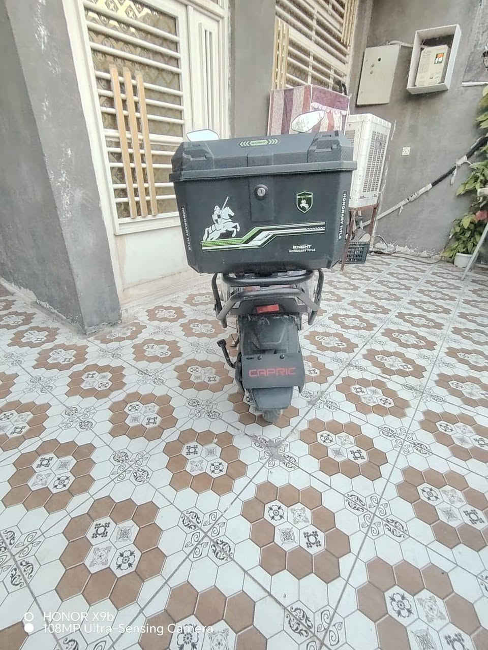 للبيع قبل شهر اخذتها بعدها جديده بيها شخوط صغار بصفحه اليمنه انشخطت بلباب 
للبيع او مرواس حسب القناعه ***********
