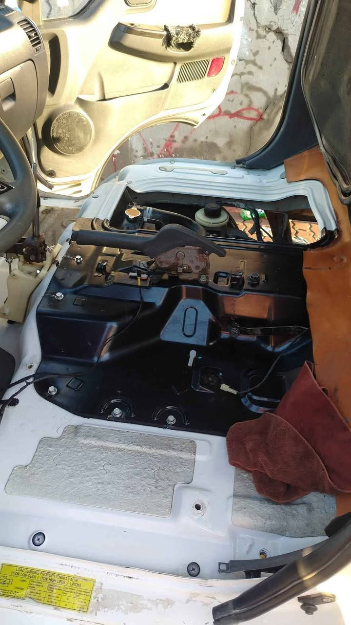 كيا حمل مديل18
صلاح الدين لل29 
سياره حلوه وكاعده
 ومامتعوبه ماشيه 175
 تبريد ثلج 
سياره احلئ من الصور 
لخط شلته بيها بارد باب سايق من عند دوسه
  وبيها نص بونيد دعمت ماطور البونيد معدل بس القوطيه مامعدله 
 تخم تاير جديد امامي خلفي
 صدر قبل شهر يم حسين الاخرس اشتغلته
 السياره عليها ادامه كامله  باتري جديد قبل 20يوم شديته محرك قبل 4اشهر جفته عند ابو ايه العباسيه  نيكلات  سياره متعوب عليها وماتريد غير سايق مرحمن وكبل للشغل السعر 123وبيها مجال بدون محجر. الهاتف *********** مكان السياره تكريت الزهور تكريت, صلاح الدين
