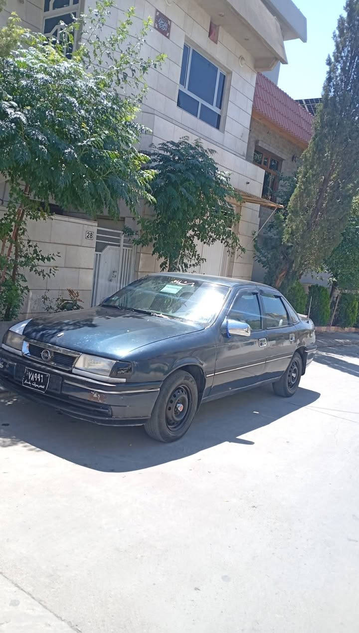 ئۆپڵ ڤیکترا بۆ فرۆشتن  مۆدێک 1990
مەکینە 18 دەی گێڕ عادی 

  مەکینەی چرکەی تیانییە هەموو گیانی بەشەرت

لەڕەسمەکە جوان تر نەبوو نەتەوێ 

(سەیارەیەکە سەنەوییە ) 

لەسلێمانی مشتەری بووی تێلکە لەخزمەتام 

*********** 

16گەڵاو مەعامەلەیەکی برایانە 

ئەدمین‌😍
