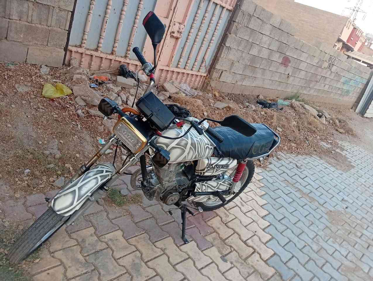 ماطور ايراني سعره 300 قفل عنوان الرمادي حي كراد
***********
