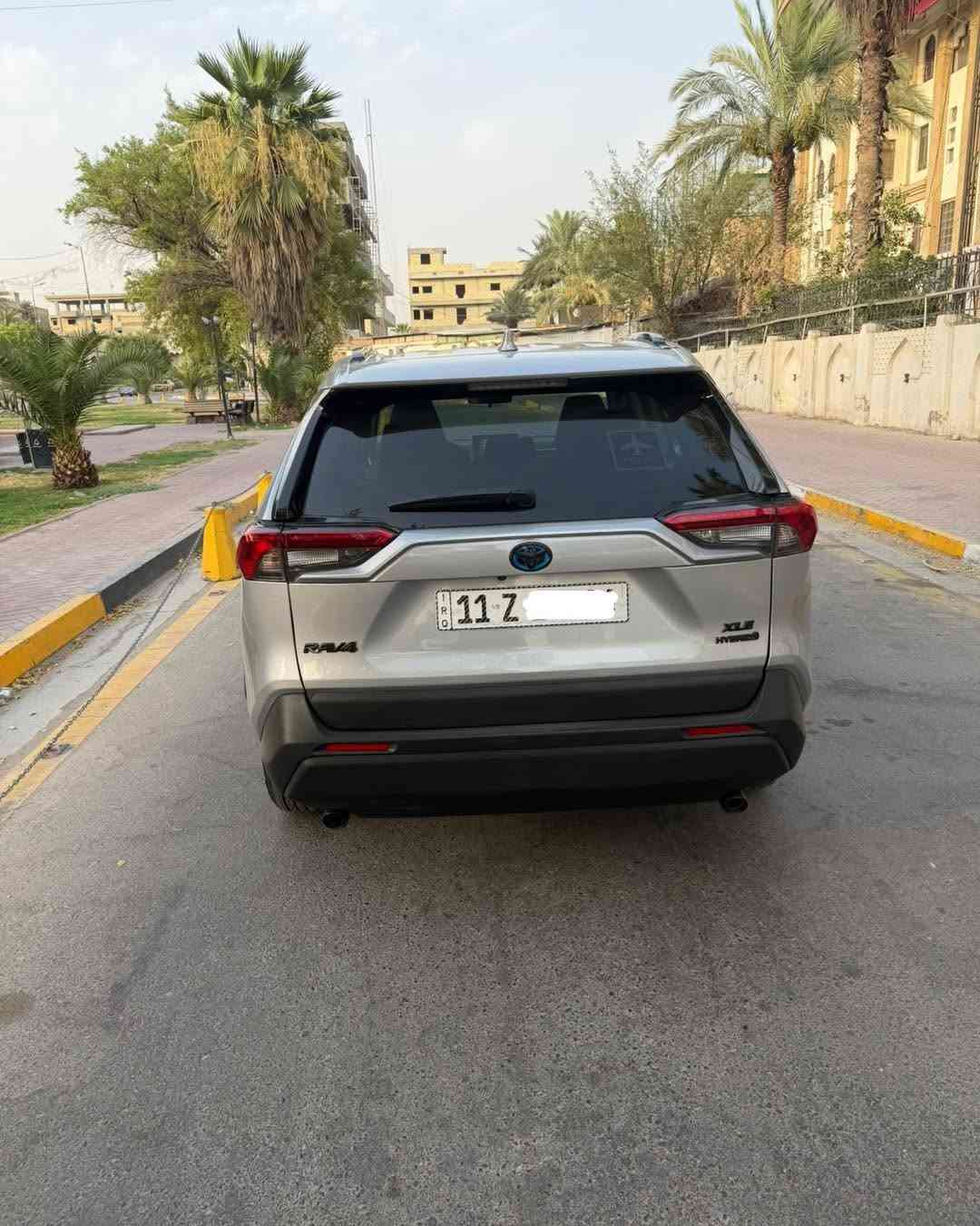 اعلى فئة راف فور هايبرد XLE 
موديل 2024 اخت الزيرو 7400 ماشي

السيارة Xle يعني فول الاخير ✅
فتحة سقف سلايد 
ستيرن تدفئة كشن تدفئة 
صندوق كهرباء 
اوامر صوتية 
كاميرا 360 
رقمها بغداد بأسمي 

بدون شاصي بدون ايرباك بدون 
حوض بدون دواخل 
الضرر : تبديل جاملغ خلفي + تبديل باب سائق

سعرها 🟥 سوي تعليق تصلك رسالة ماسنجر

رقم هاتف ***********
