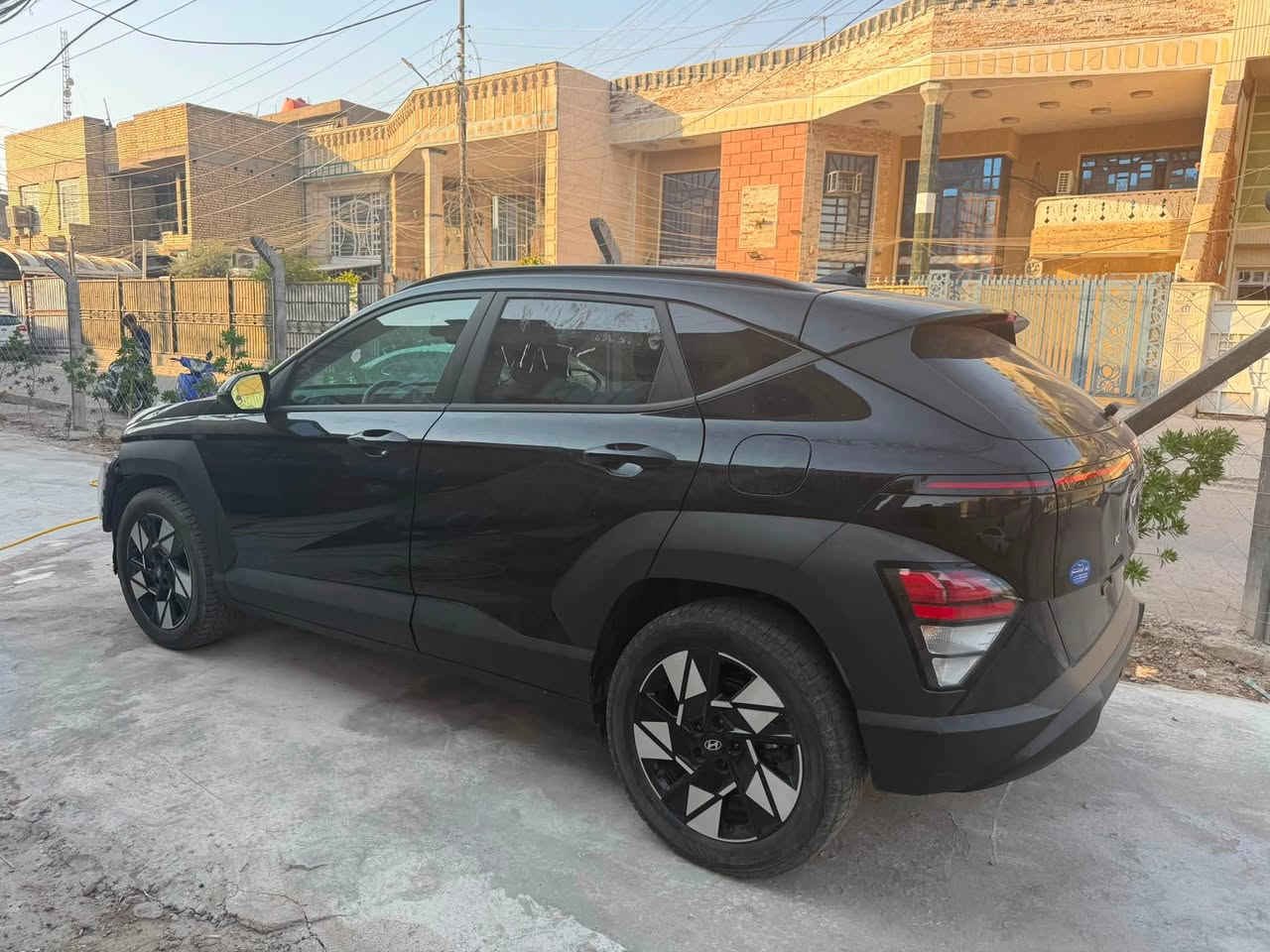 كونا 2024 محرك 2000 دوش منفيست بأسمي ماشيه 22 الف مواصفاتها ( بصمه_ تشغيل عن بعد _ شاشه كار بلي _ كاميرا خلفيه دواره _ تدفئه بالكشنات _ تدفئه بالستيرن _ رادارات امامي وخلفي وجانبي _ اوتو هولد _ وباقي المواصفات المعروفه ) 
(( للبيع فقط  على هذا الوضع بدون لوحات ))
السعر : 113$ 
العنوان : بغداد 
***********
