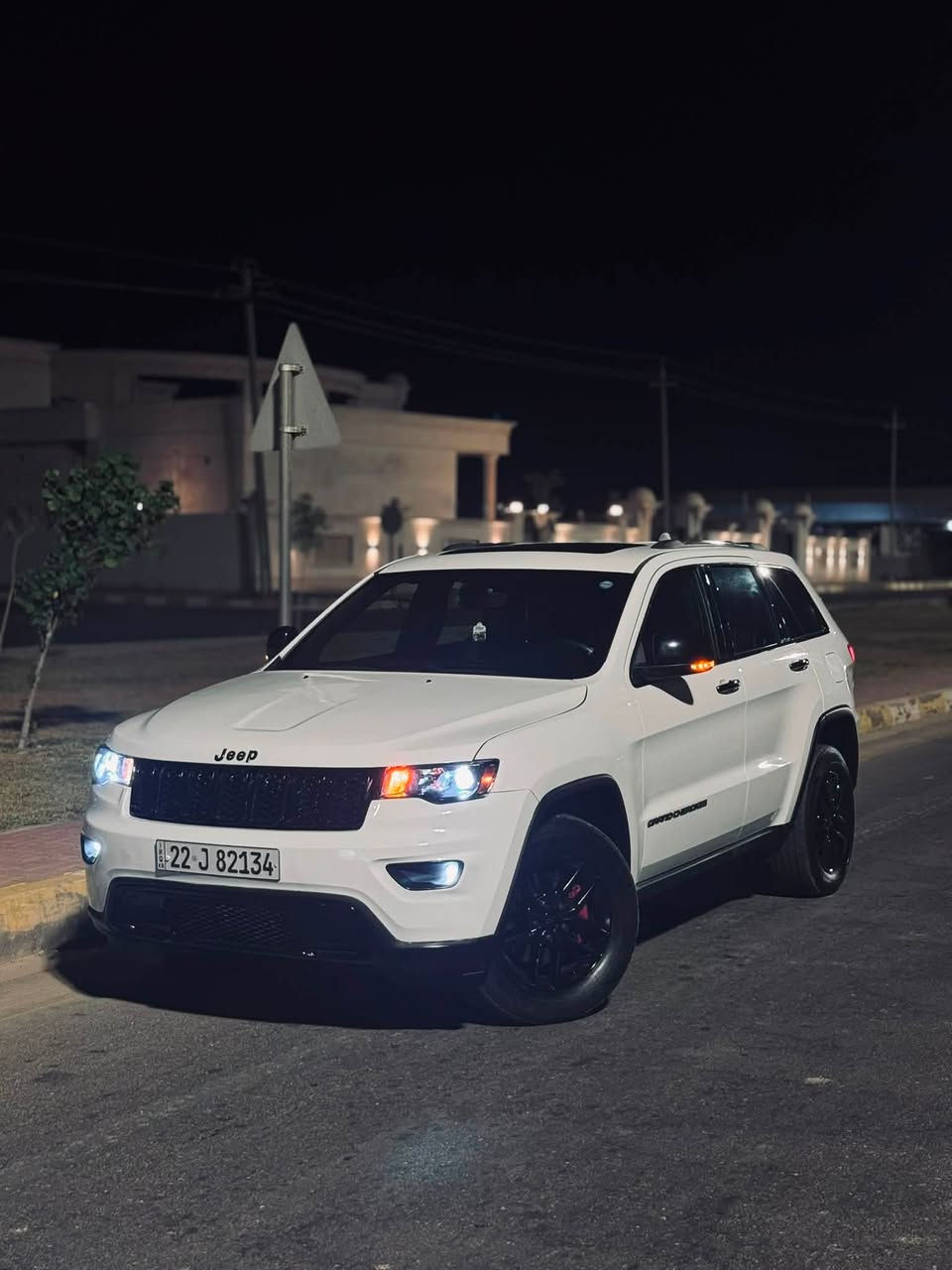 شبابنا الطيبه
جيب كراند شيروكي موديل 2019 
رقم اربيل
🔹 محرك: 3.6L V6
🔹 كير : أوتوماتيك 8 سرعات
🔹 دفع: 4×4
🔹 مواصفات: فتحة سقف ، تدفئة مقاعد ، كشنات جلد ، شاشه جبيره تدعم ابل كار بلي واندرويد اوتو ، تحديد مسار ، منظومه زينون جديده ، السياره نصبتها كلش حلوه وجاهزه مابيها نقص ،وبقية المواصفات المعروفه بالجيب 
🔹 وارد امريكي
🔹 السيارة بيها 3 قطع صبغ وابيع حزام 
✨ السيارة باسمي وسنويه لحد سنة 2031 رقم انكليزي جديد 
📍 الموقع: [الانبار الرمادي]
💰 السعر 205 وبيها مجال للطيبين 
ترهم بيع او مراوس بـ جارجر او كامري حديث 

📞 للاستفسار والتفاصيل: [ ***********]

